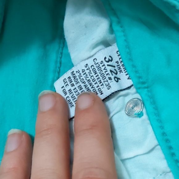 Shorts - Picture 3 of 4